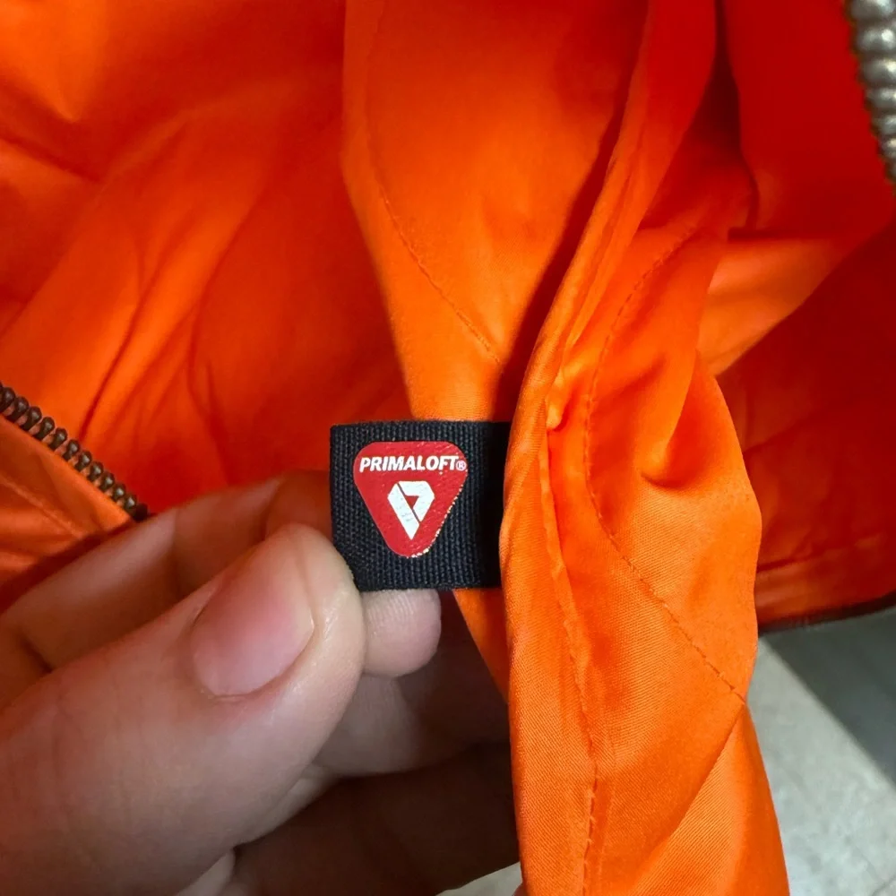 Everlane ReNew Orange Quilted Primaloft Vest - Picture 3 of 4